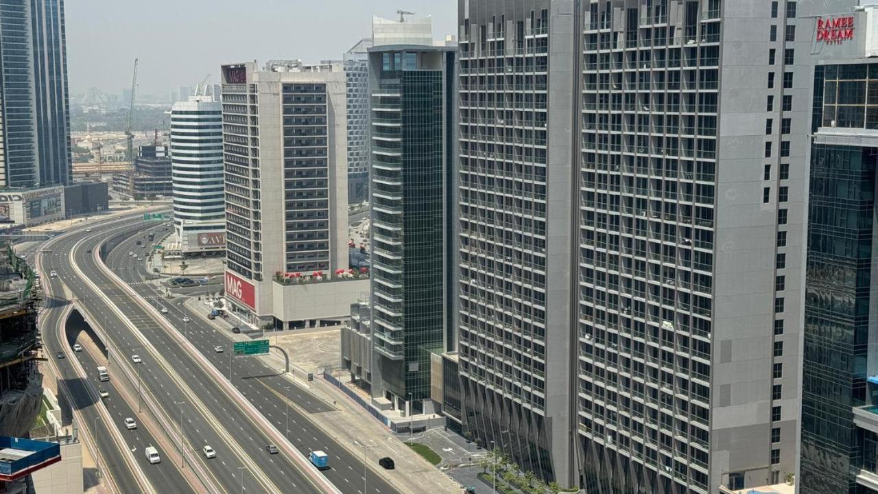 شقة Magnificent - Damac Distinction Downtown دبي المظهر الخارجي الصورة